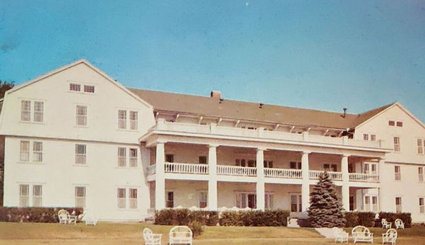 Portage Point Resort (Portage Point Inn) - Vintage Postcard